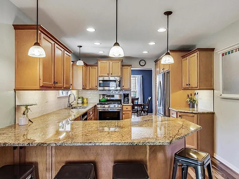 1229 Spring Creek Rd — Photo 10
