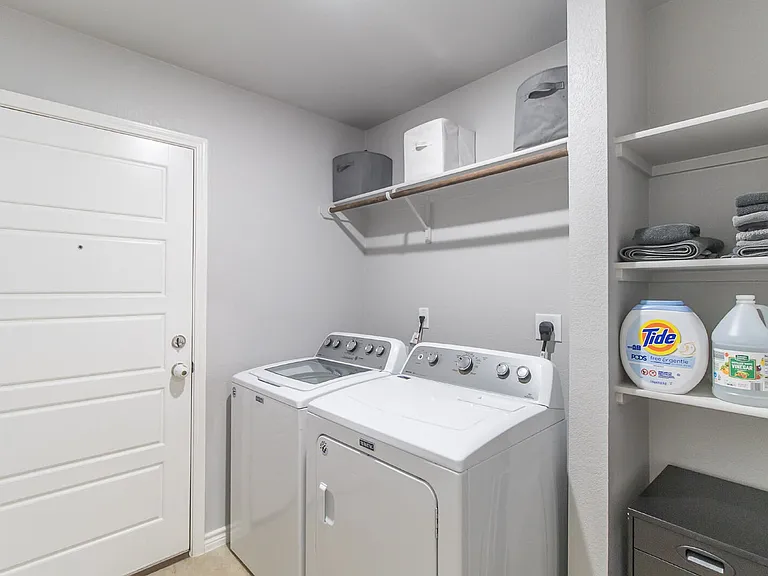 1715 Dryden Ave — Photo 21