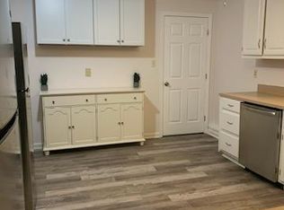 115 Raymond Dr, Hampton, VA 23666