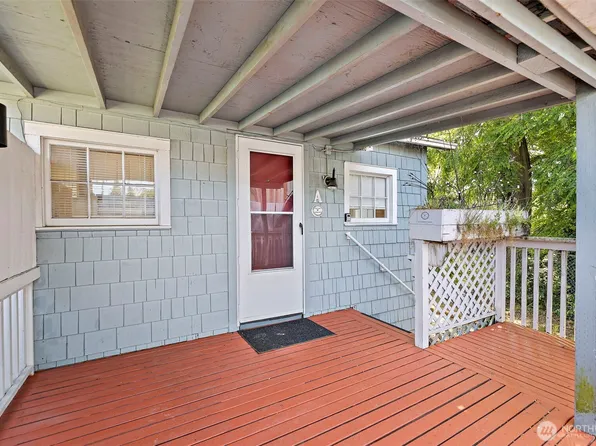10346 Midvale Avenue N, Seattle, WA 98133