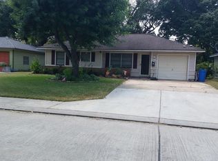 510 Gardenia St, Lake Jackson, TX 77566