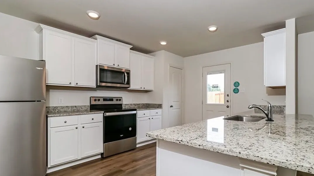 3 bed, 2.5 bath, 1428 sqft, $1,950 — Photo 4