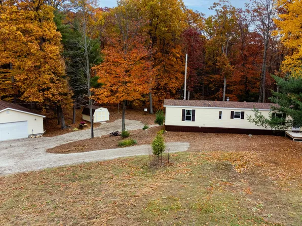151 E Shelby Rd, Shelby, MI 49455