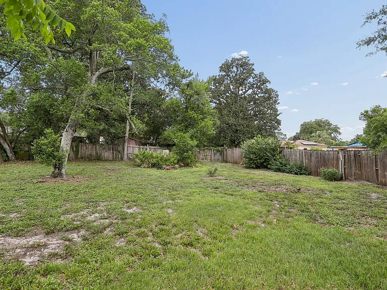 3920 University Club Blvd — Photo 23