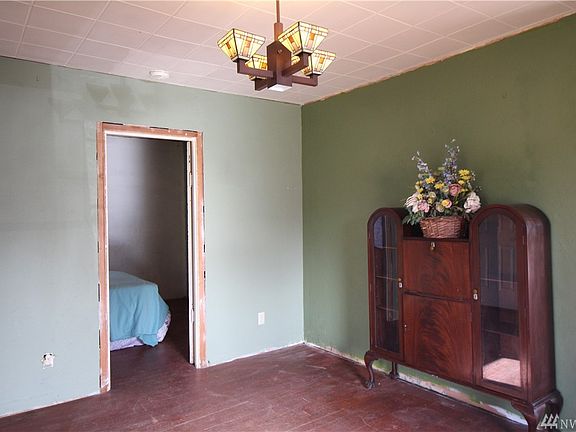 5th image of 702 Hewitt Ave