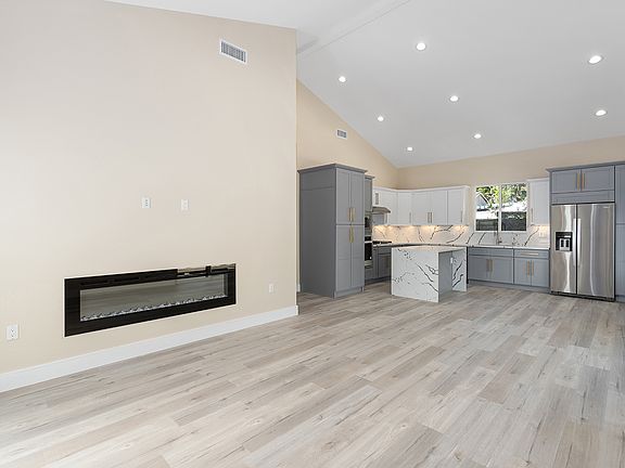 4th image of 23113 Leonora Dr