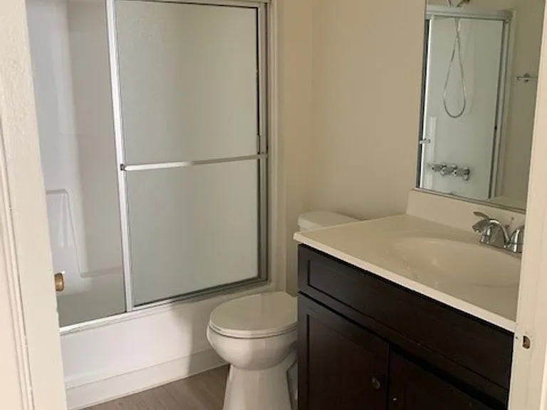 Laurel Canyon Apartments — Photo 13