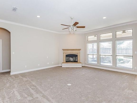 2nd image of 309 Applewood Ln