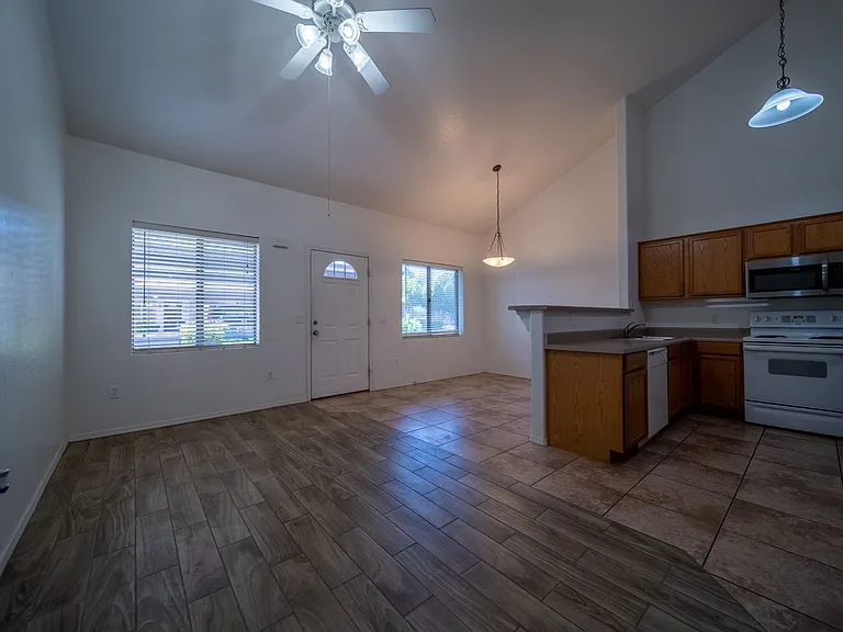 Bella Rosa Apartments — Photo 72