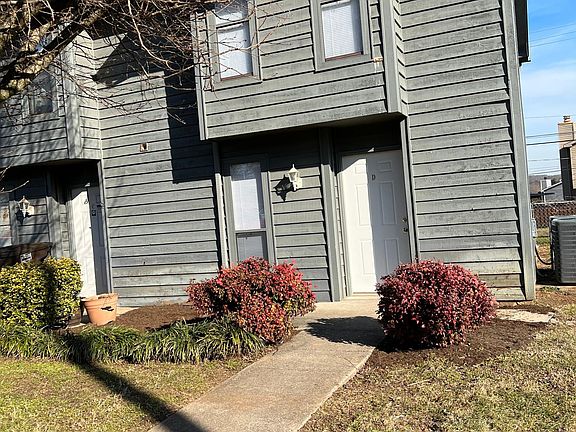 2nd image of 9109 Parktop Ln #D