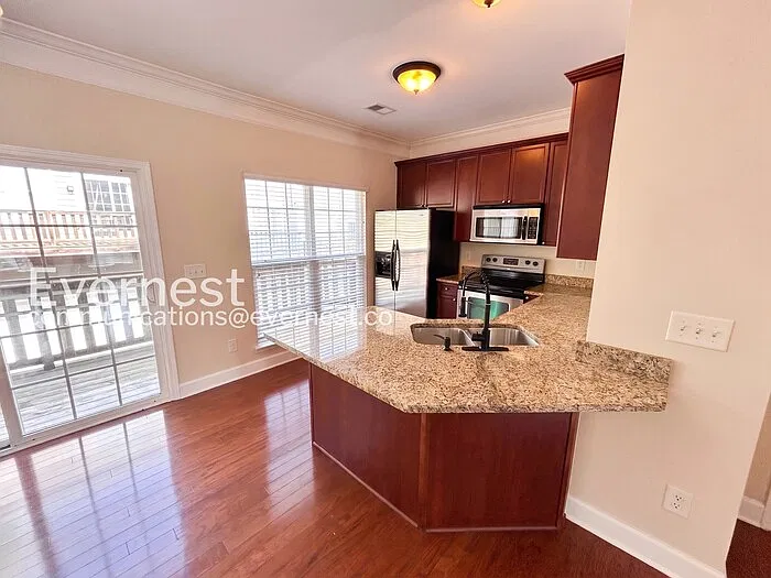 2 bed, 2.5 bath, 1646 sqft, $2,255 — Photo 4