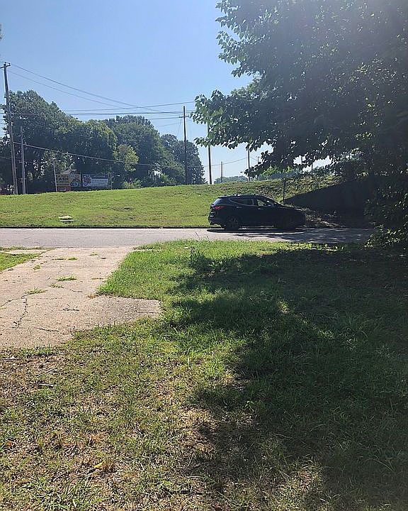 2nd image of 1069 S McLean Blvd