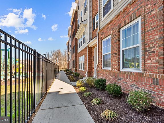 3rd image of 4524 Reaney Ln Unit 485