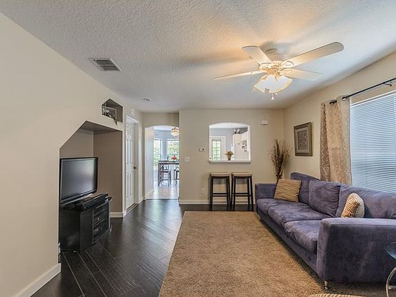 4th image of 7569 Oxford Garden Cir