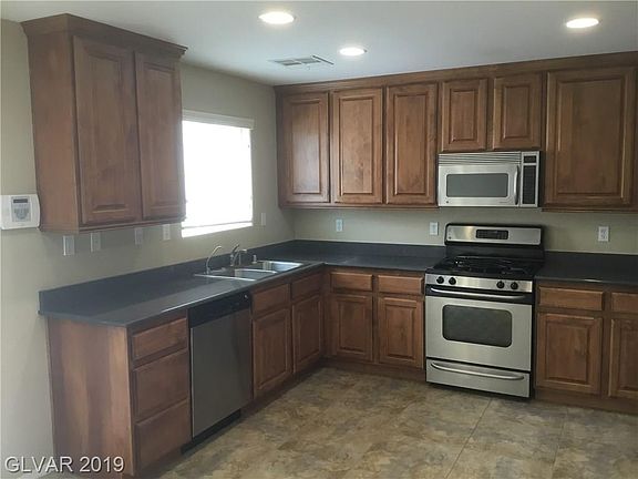 3rd image of 8277 Wildwood Glen Dr
