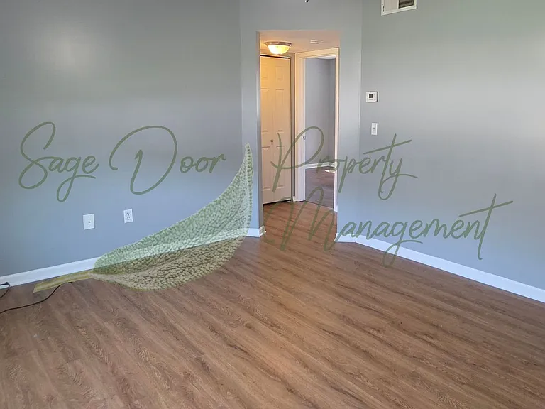 5535-5537 Freeman Ave — Photo 3
