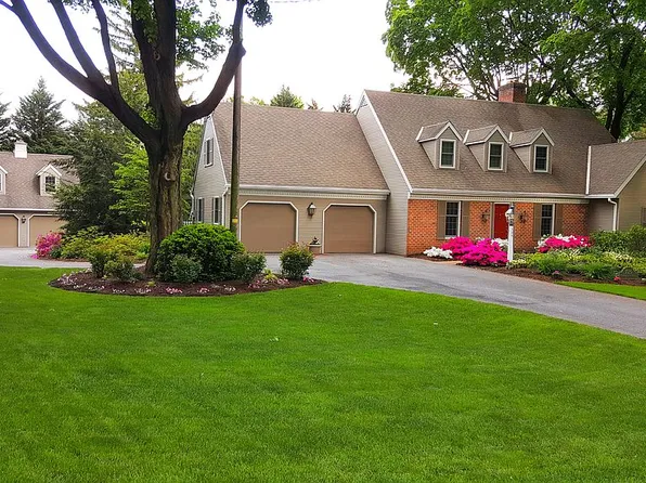 725 Farmingdale Rd, Lancaster, PA 17603