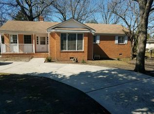 124 S 1st St, Spring Lake, NC 28390