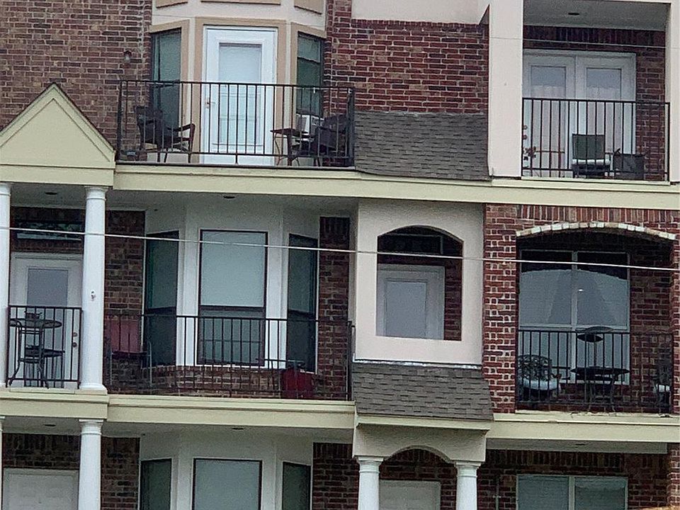 1st image of 304 Lakeshore Dr #304