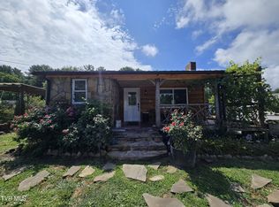 373 Cedar Grove Rd, Johnson City, TN 37601