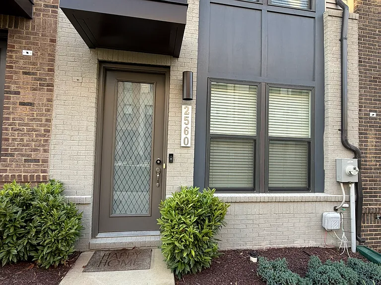 2560 Nicholson St — Photo 7