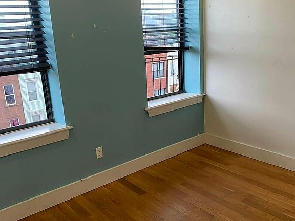 5th image of 267 Kosciuszko St APT 4B