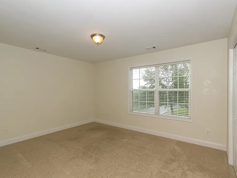 122 The Blvd — Photo 10