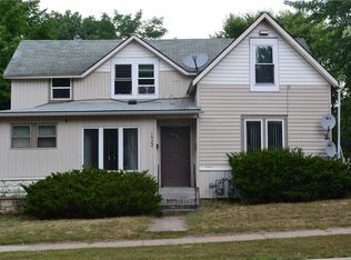 1622 Summit St #A & B, Eau Claire, WI 54703
