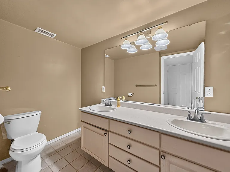 16706 SE 44th St — Photo 27