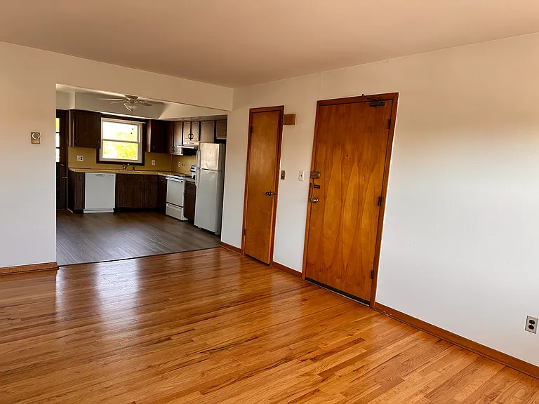 333 Green Ave #6 — Photo 3