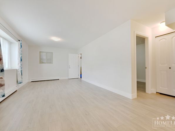 2 bedroom rental in Surrey — photo 11
