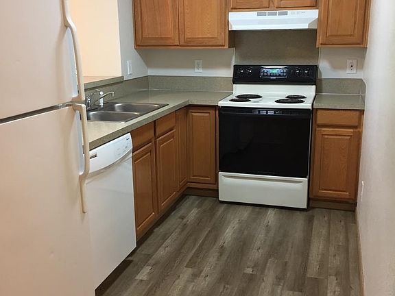 5th image of 1107 Creekwood Ct SE APT B
