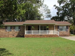 11 Bell Dr, Trinity, AL 35673