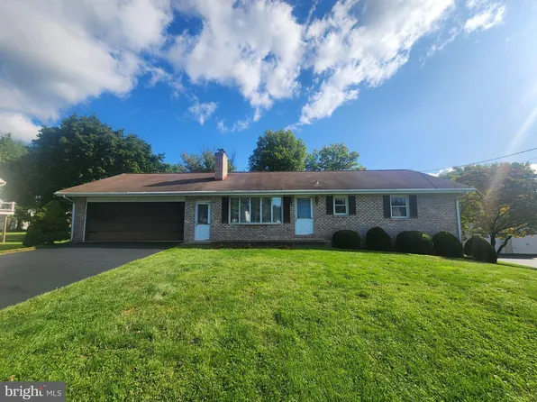 2241 Seitz Dr, Lancaster, PA 17601