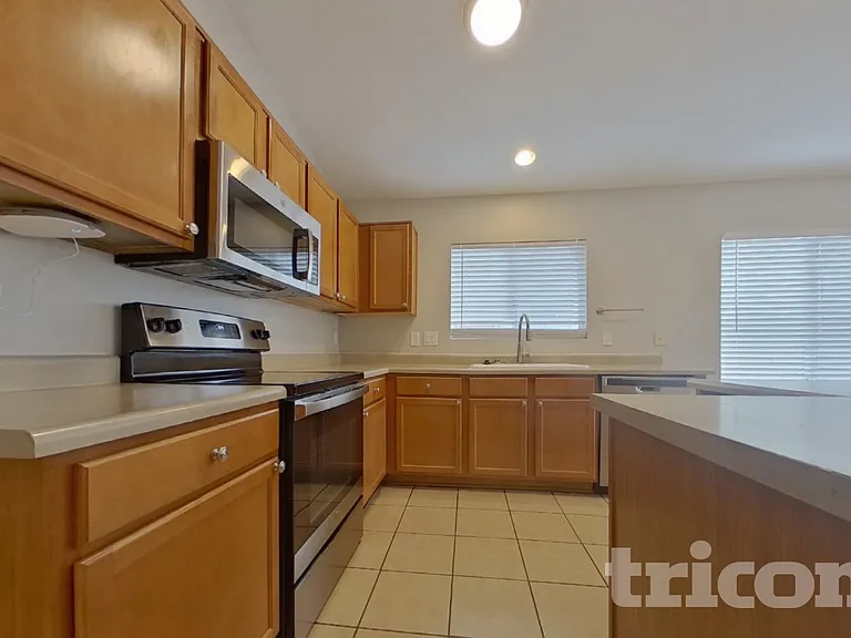 22371 W Solano Dr — Photo 5