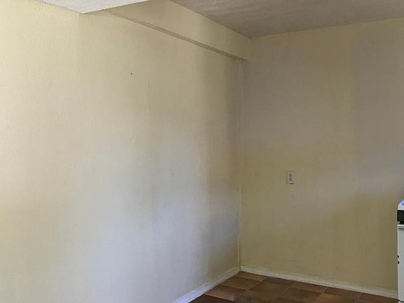 4th image of 130 Caldwell St #1