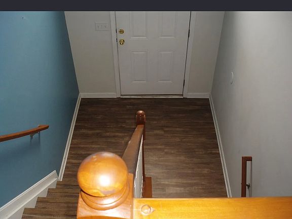 4th image of 10364 Sharpsburg Dr