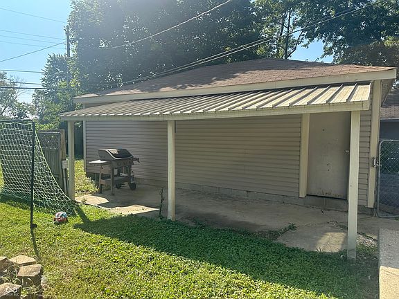 5th image of 3509 Campbell St