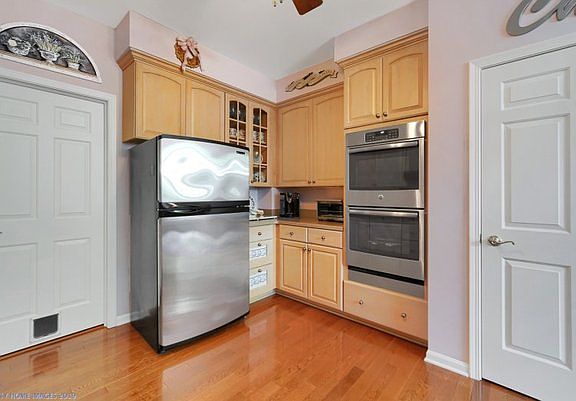3rd image of 110 Honey Hill Dr