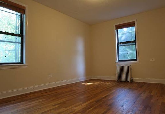 4th image of 2115 19th St APT 2E