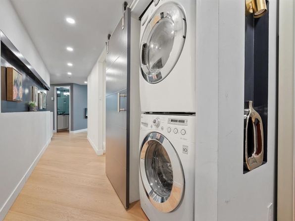 2 bedroom rental in Vancouver — photo 17
