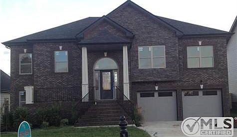 4th image of 105 West Dr