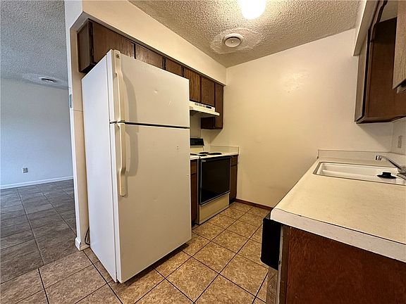 5th image of 1205 W Sunset Dr