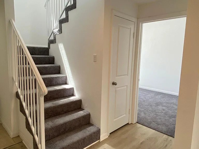 9731 Vesper Ave #9 — Photo 13