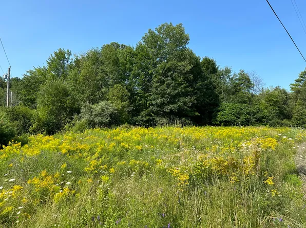 1 Bowling Green Lane, Belfast, ME 04915