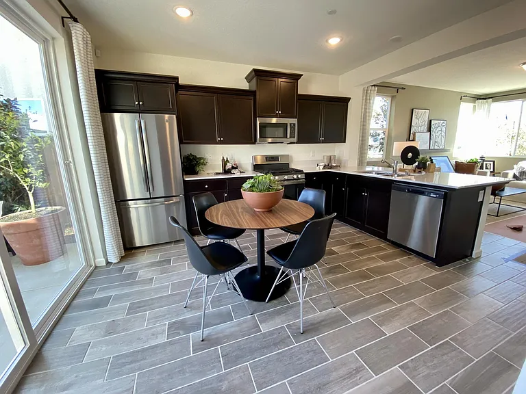 2052 N Rogers Ln — Photo 8