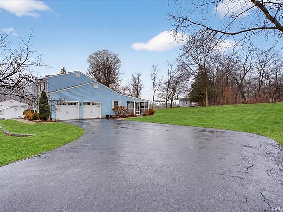 3rd image of 191 Forest Valley Road