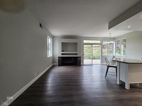 4th image of 213 Waterview Terrace