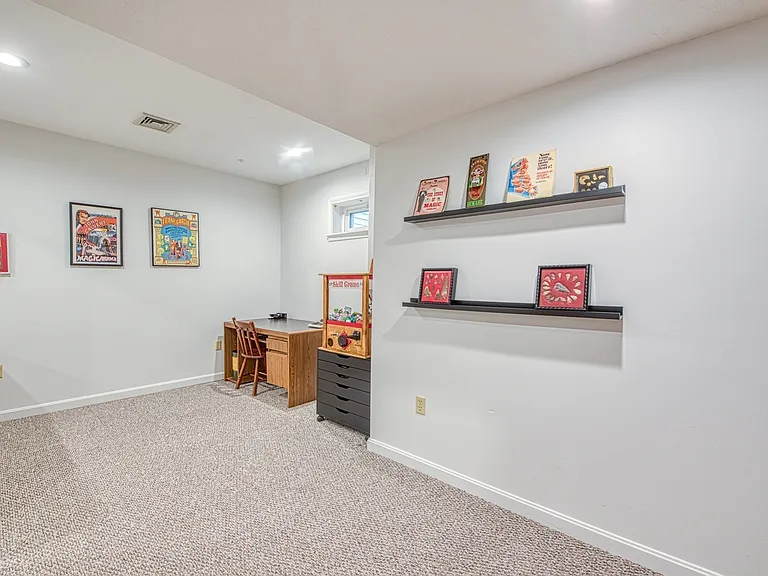 28 Gaslight Ln #28 — Photo 25