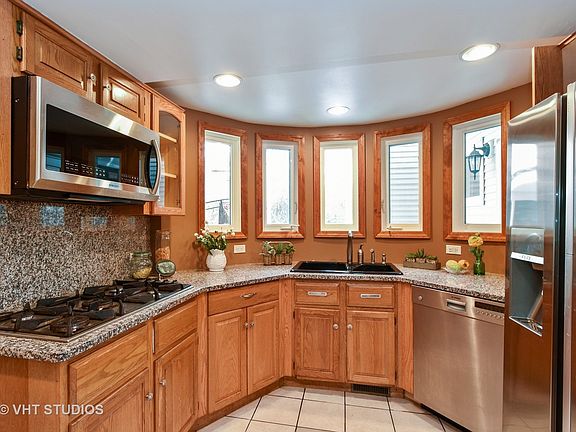 4th image of 340 E Holbrook Cir